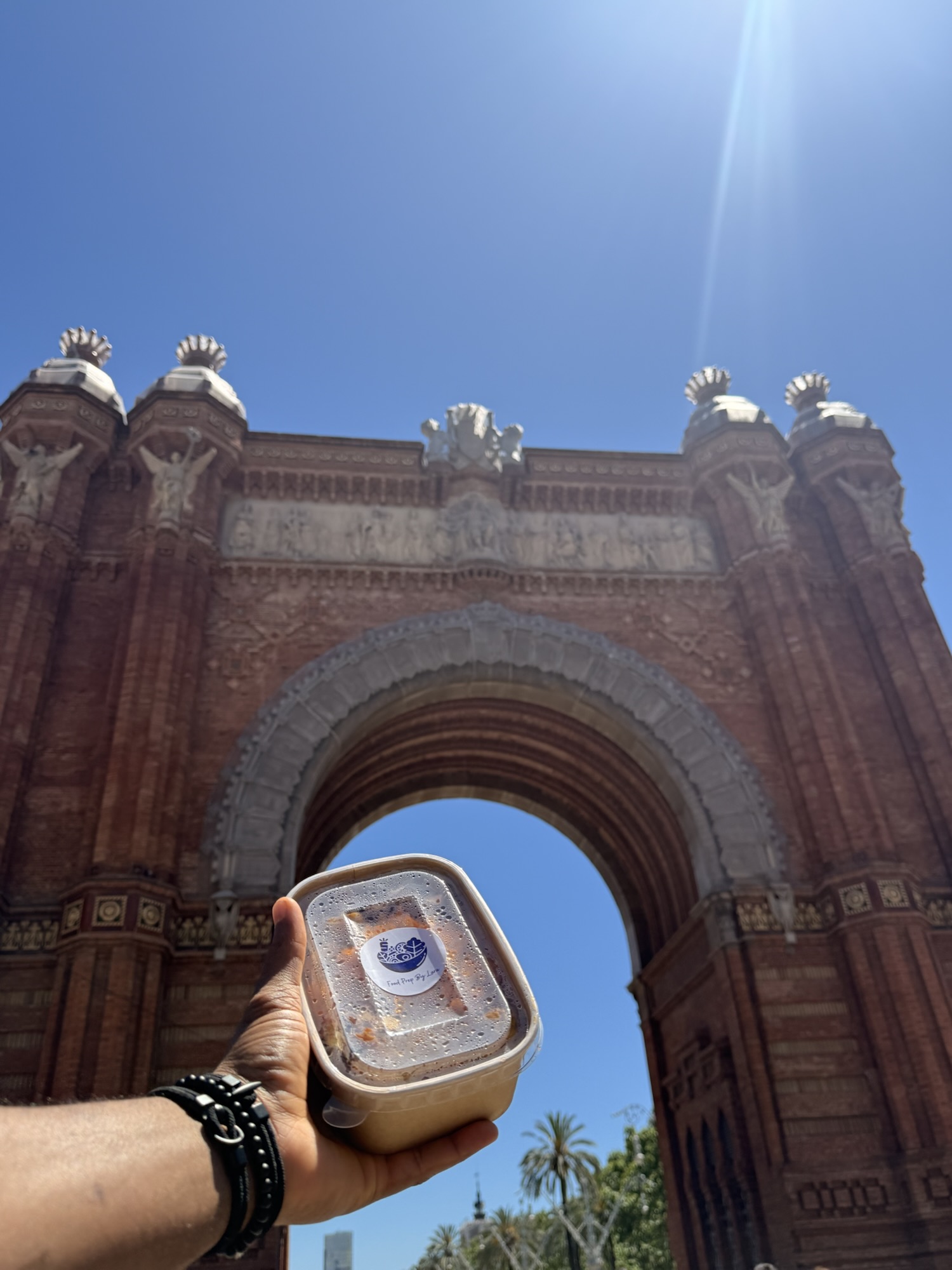 at arc de triomf